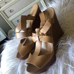 Michael kors tan wedges